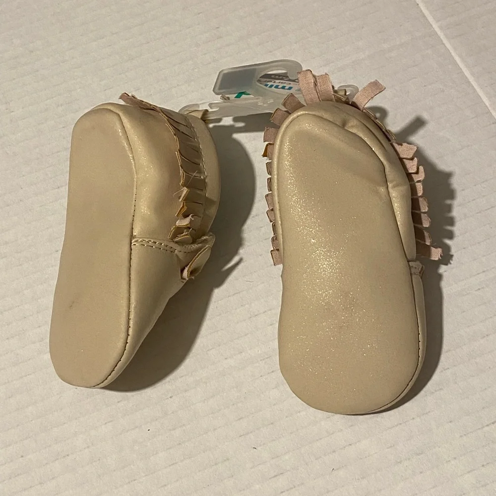Carter’s Child of Mine 3-6 months beige shimmer fringe moccasin shoes